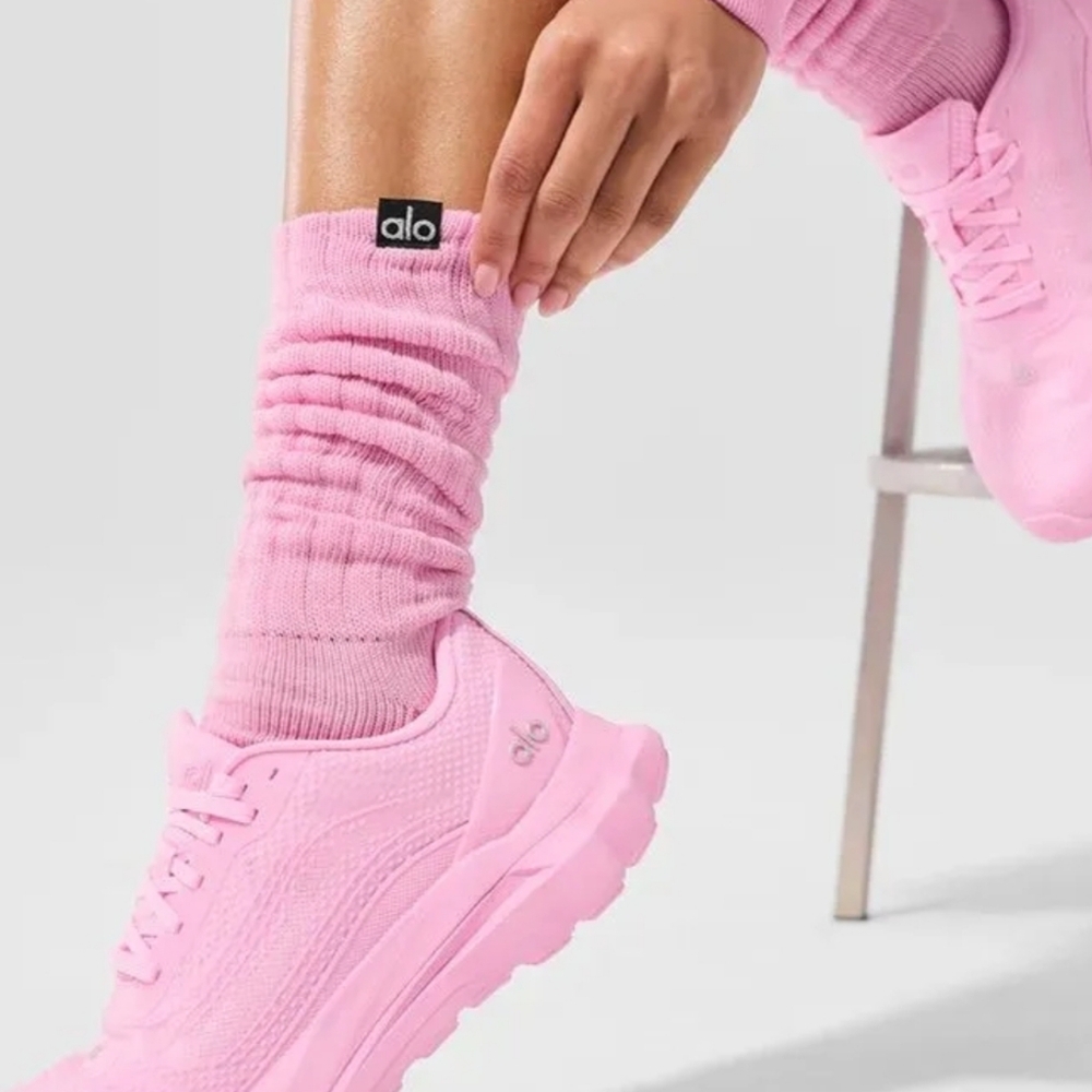 NWT Alo Yoga Unisex Scrunch Sweet Pink Crew Sock Medium